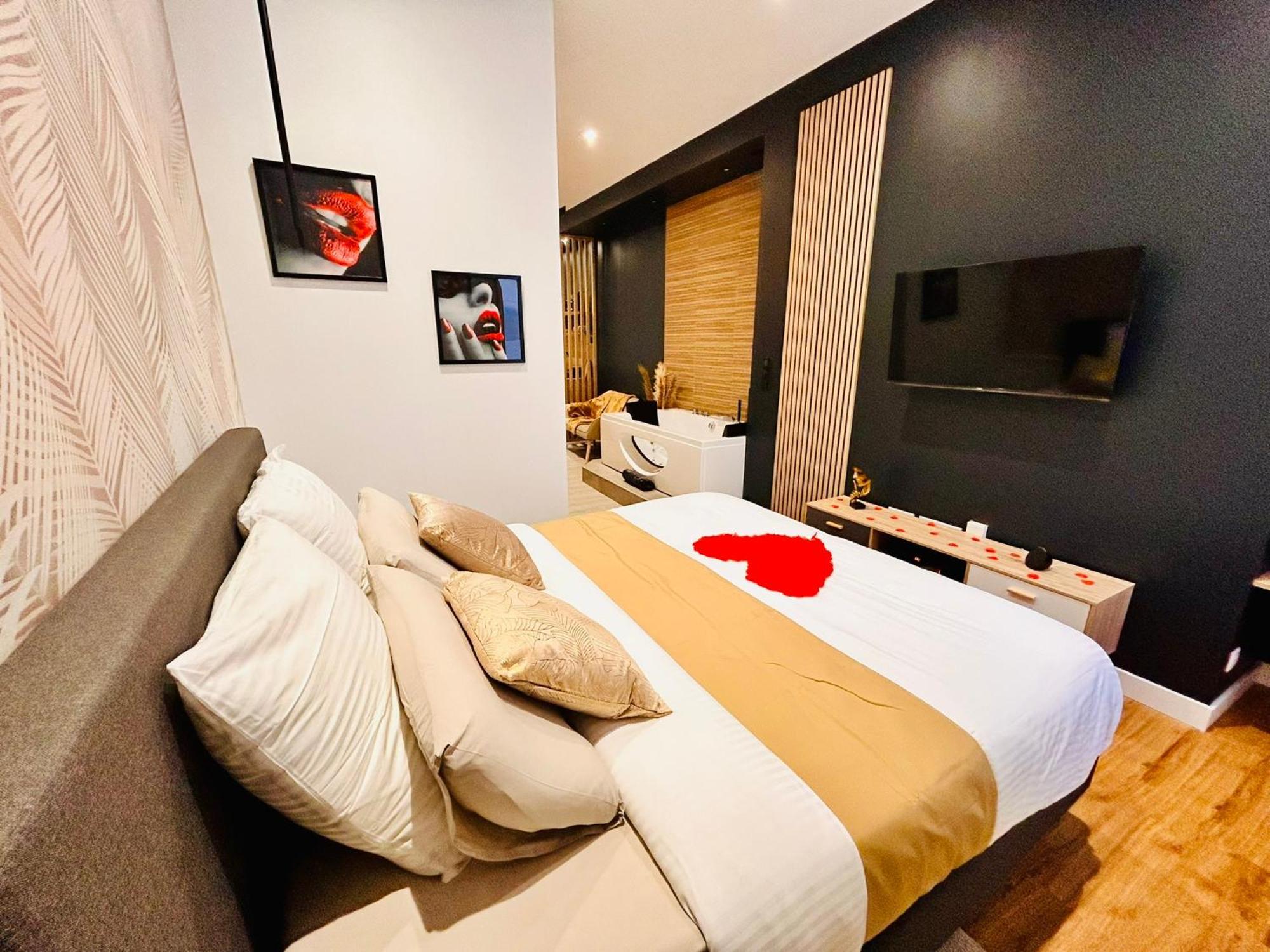 Suite Cosy Jacuzzi Troyes - Secrets D'Ana Exteriör bild